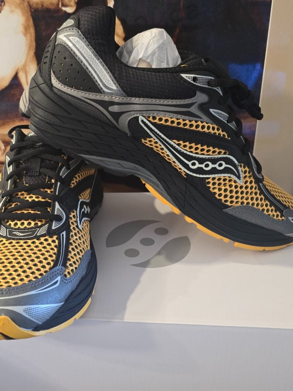 Saucony Progrid Omni 9 Shoes Mens Sz 10.5 Gold Carbon Running Athletic S70739-66